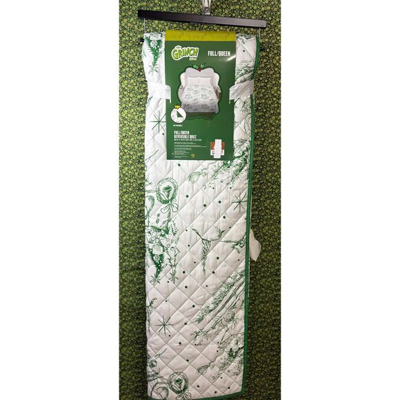 Dr. Seuss The Grinch Full/Queen Reversible Quilt – 88"x92" Holiday Bedspread - Picture 2 of 4